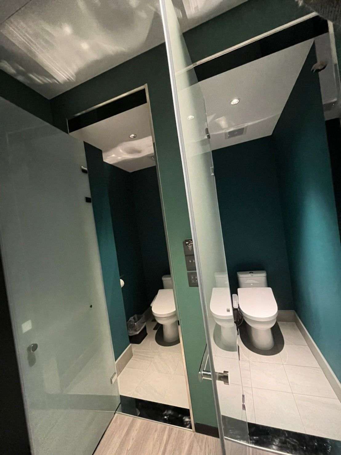 OA酒店 兩間廁所