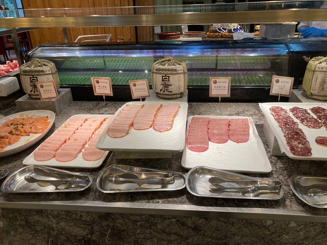 桂冠自助餐 早餐 義式冷肉區