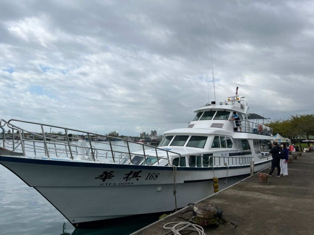 龜山島 賞鯨船